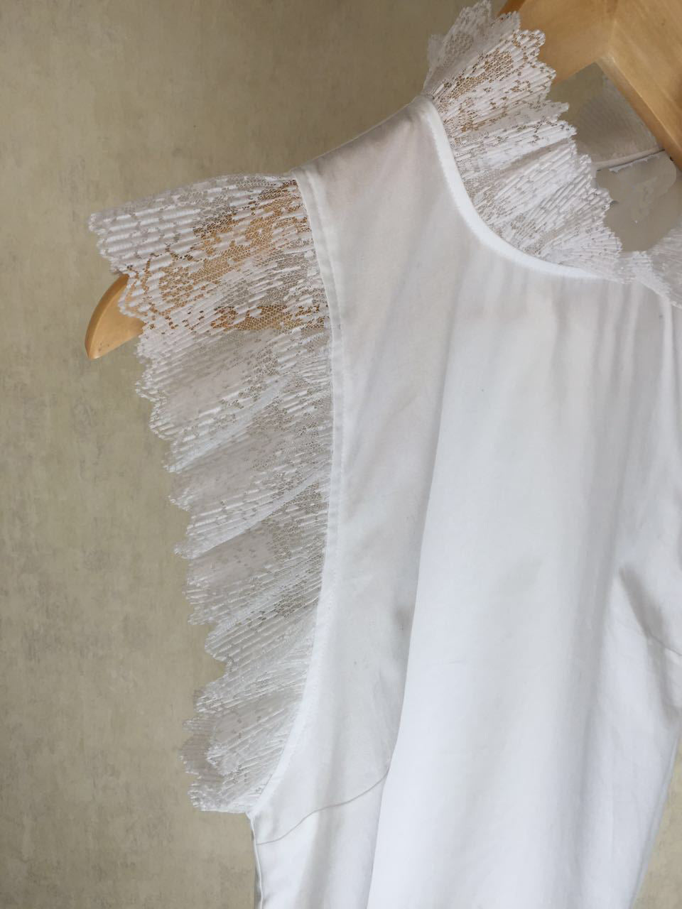 SNSD Yoona Inspired White Lace Sleeveless Shirt Top