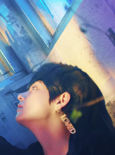BTS Taehyung Inspired Gold Singularity MV Loved Earrings