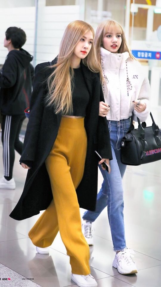 Blackpink Rose And Her Unique Airport Outfits