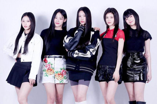 All Of NewJeans' Outfits in 'StarNews Interview’ for 2022 AAA