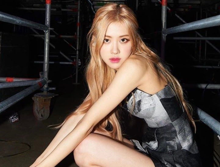 Top 10 BLACKPINK Rosé Stage Outfits