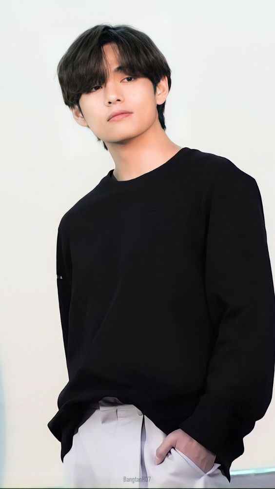 BTS Taehyung-Inspired Black Long-Sleeve Top