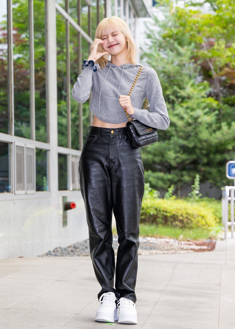 Blackpink Lisa Inspired High Waist solid Black Leather Trouser – unnielooks