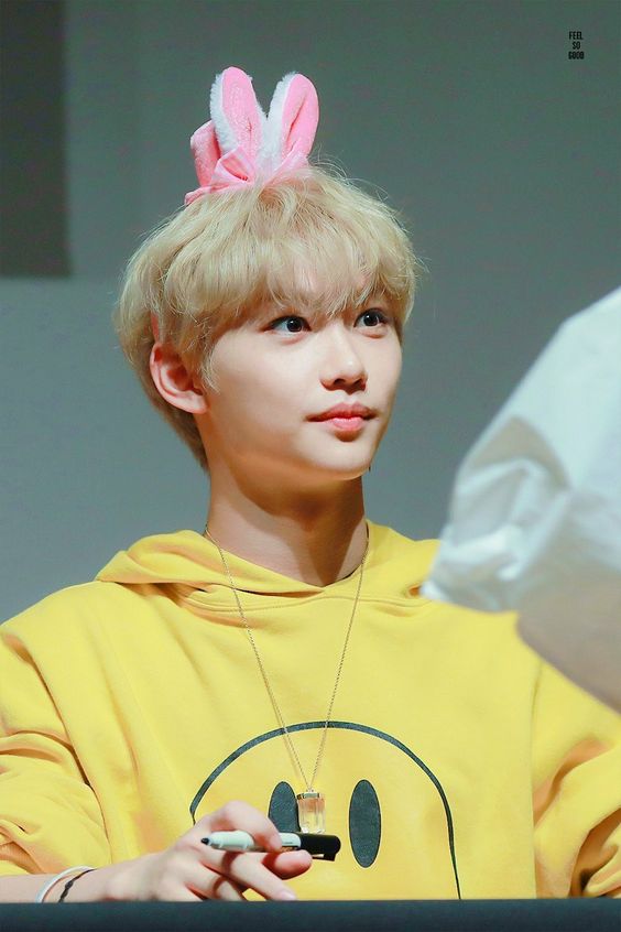 Stray Kids Felix Inspired Oversized Sweater Hoodie Smiley Face Print