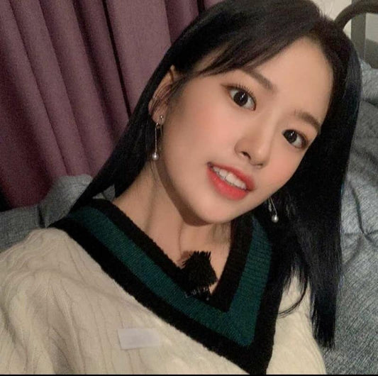 IVE Wonyoung inspired V-neck Thick Knitted Sweater