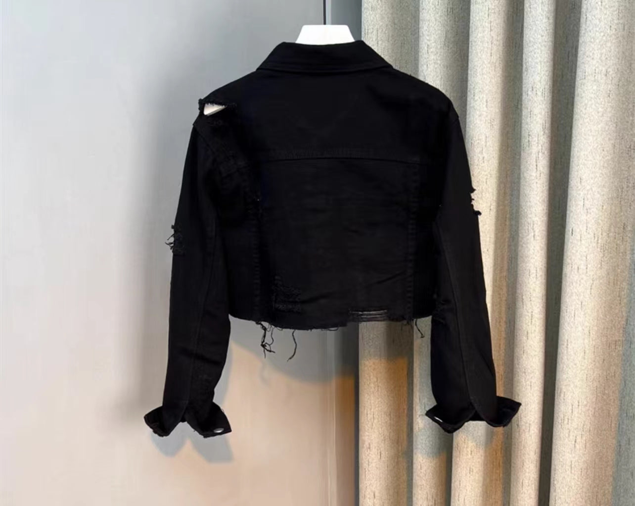 Blackpink Jennie Inspired Black Cropped Denim Jacket