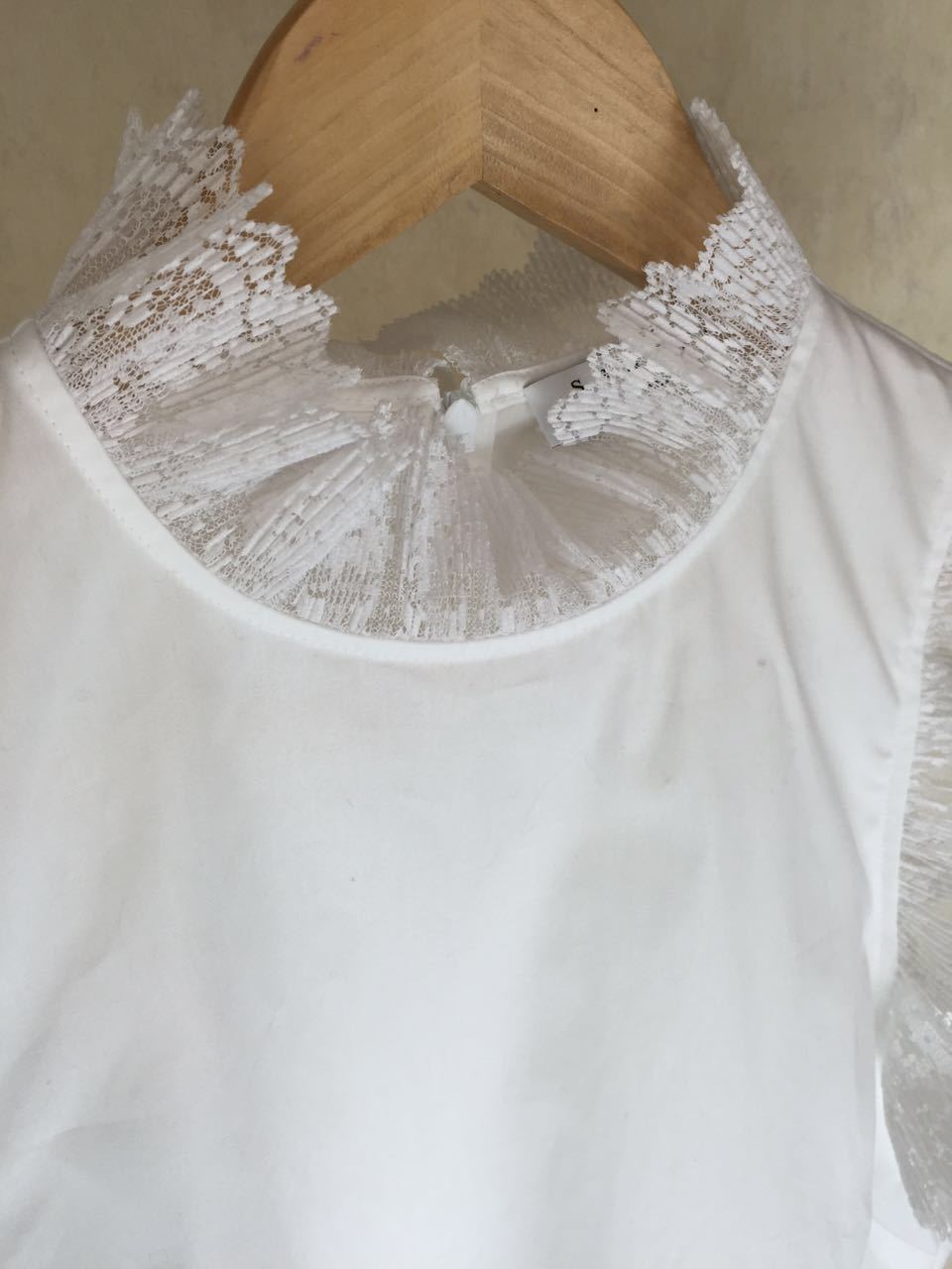 SNSD Yoona Inspired White Lace Sleeveless Shirt Top