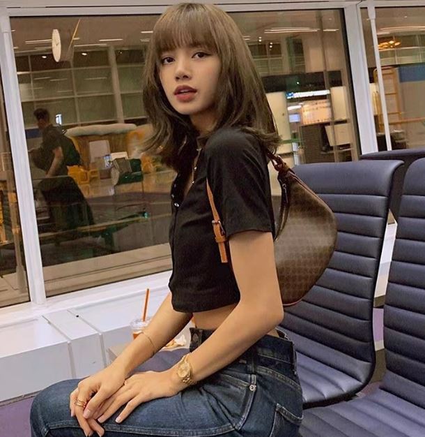 BLACKPINK Lisa, spotted at the airport with Louis Vuitton
