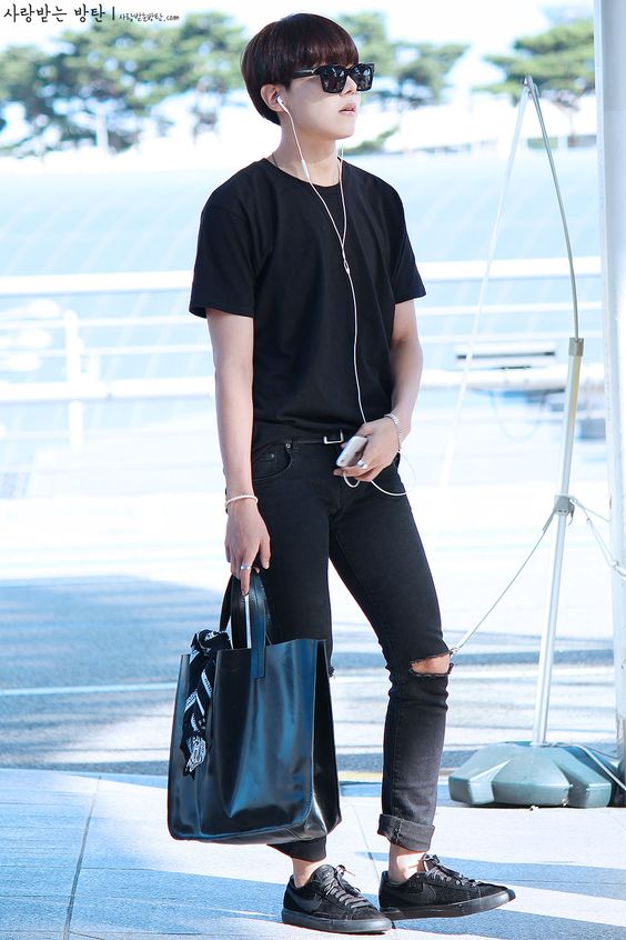 Jhope bts airport fashion style 