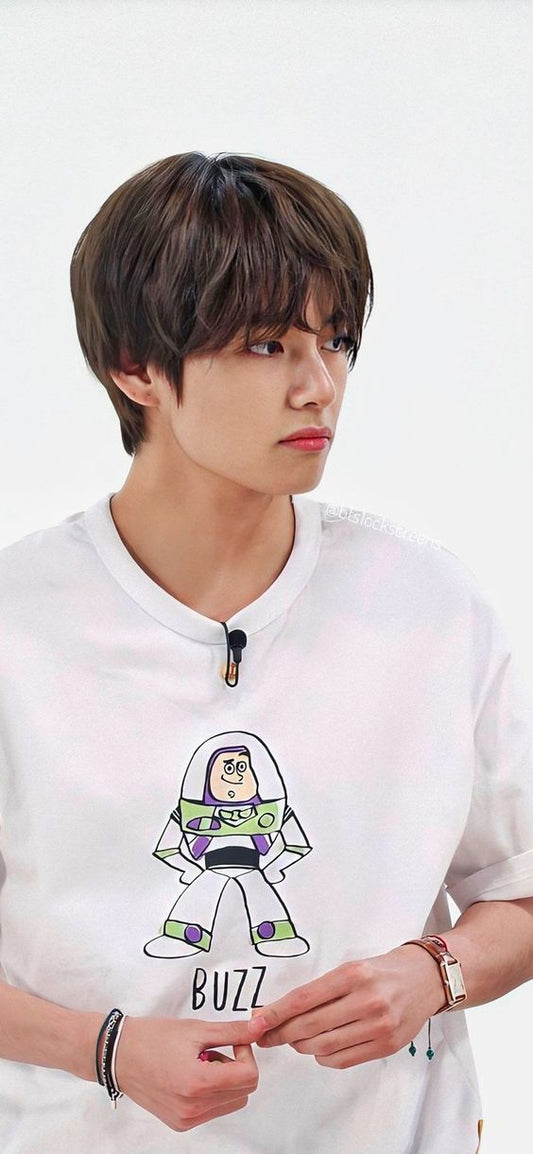 BTS Taehyung Inspired White Loose T-Shirt With "Buzz" Design