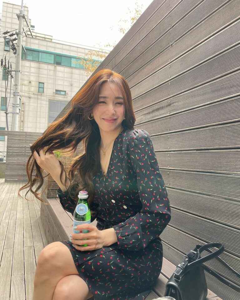 SNSD Tiffany Inspired Black Floral Single-Breasted Wrap Dress