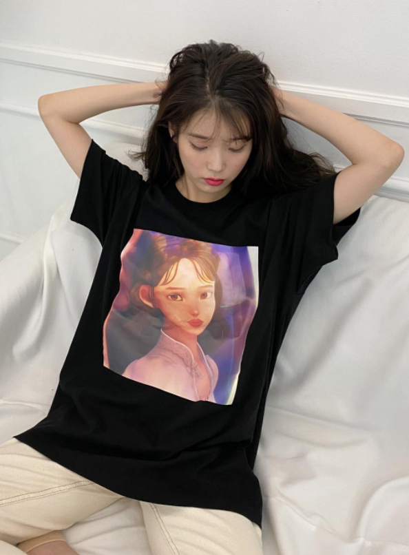 IU Inspired Black “Eight” Album Cover Printed T-Shirt
