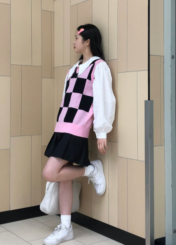 Enhyphen Jungwon Inspired Pink Check V-Neck Knit Vest