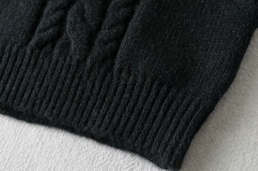 Blackpink Rosé-Inspired Black Short Knitted Sweater Top