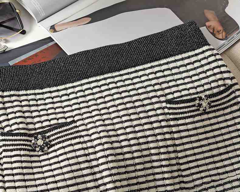 Blackpink Rose Inspired Striped V-Neck Slim Suit And Knitted A-line Skirt