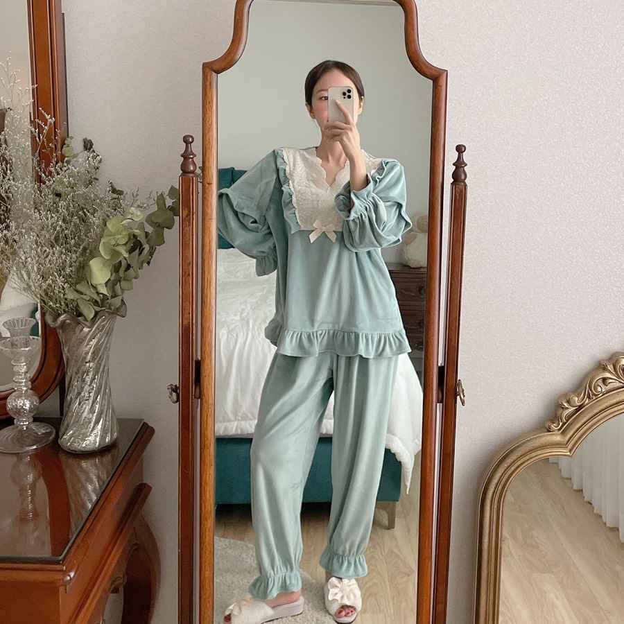 Everglow Onda Inspired Silver Blue Velvet Lace Pajama Set