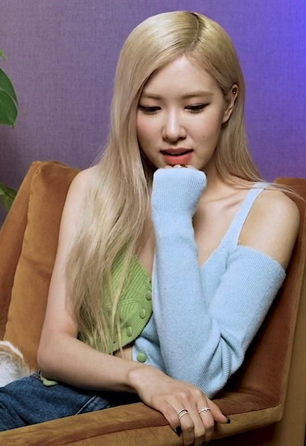 Blackpink Rosé-Inspired Green And Blue Two-Tone Asymmetrical Top
