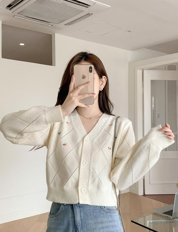 Dreamcatcher Sua Inspired White Mini Flowers Embroidered Cardigan