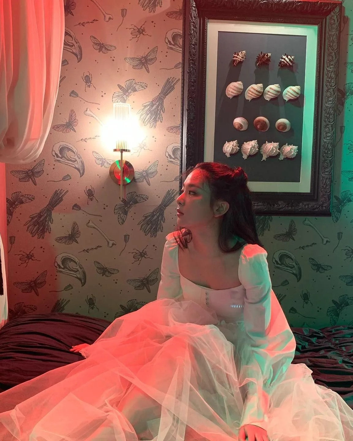 Red Velvet Seulgi Inspired White Square Neck Long Sleeves Dress