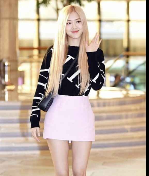 Rose outfits hot sale blackpink