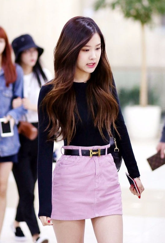 Black pink shop skirt outfit