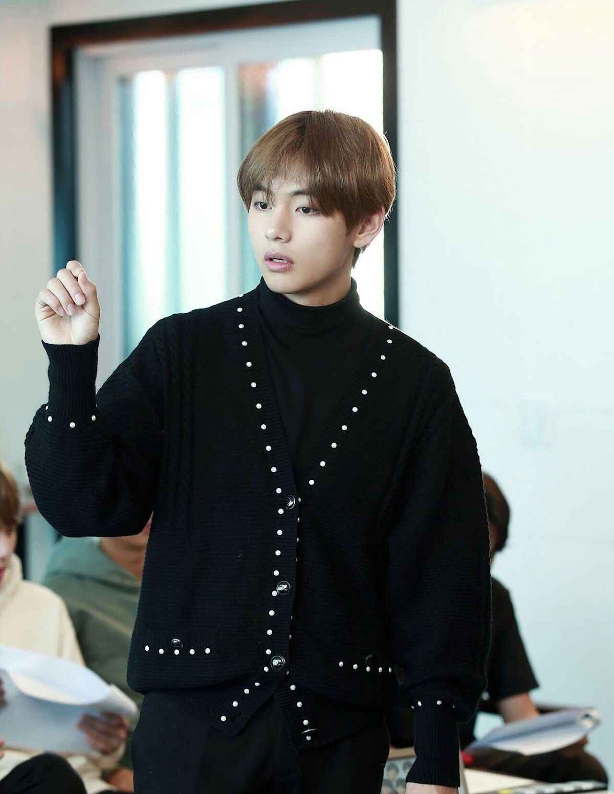 Dress Like BTS V (Kim Taehyung 김태형) - Clothing Collection 